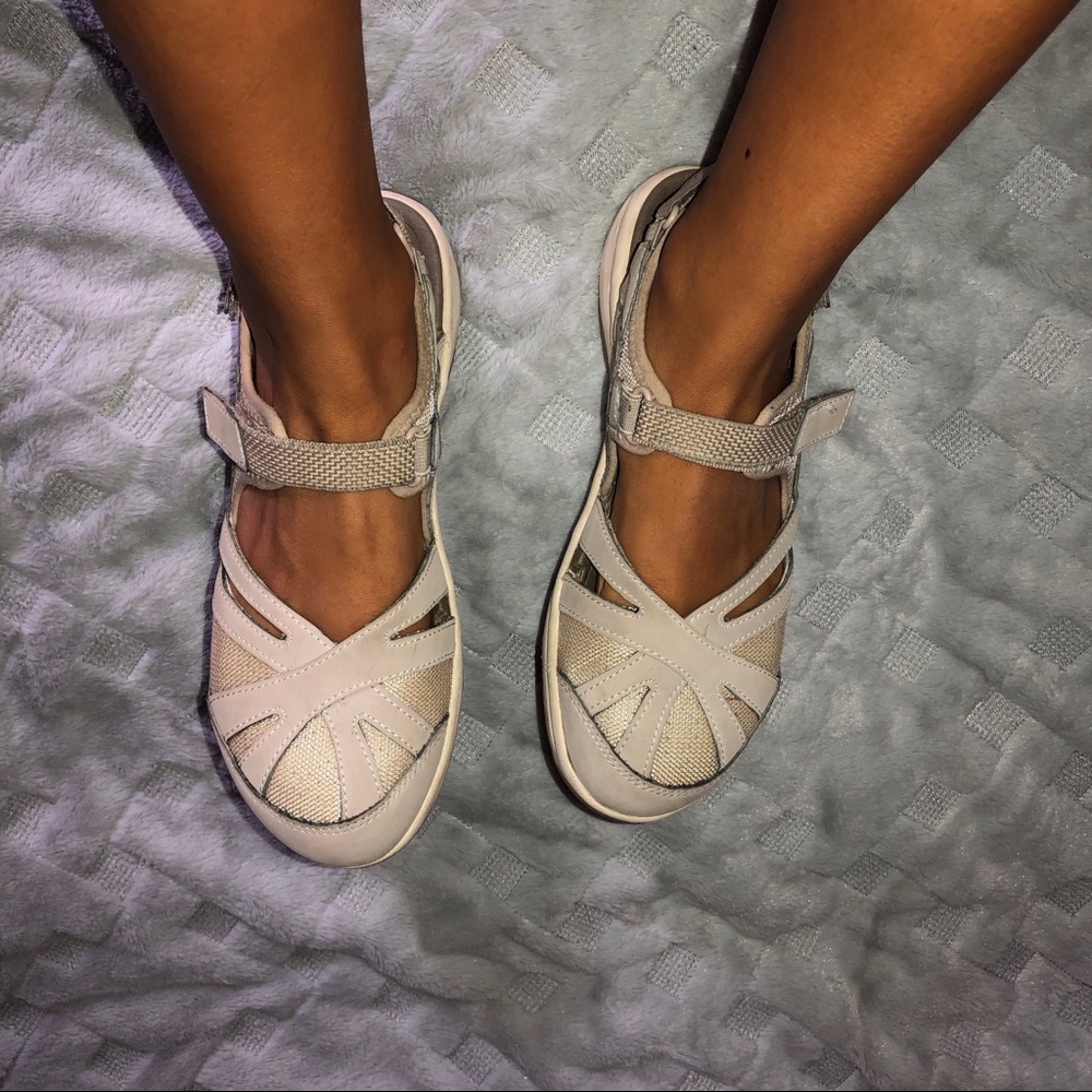 Shoes - Picture 2 of 7